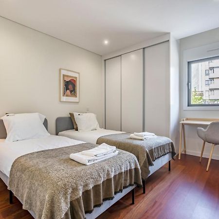 Nomads Lux - 2Bdr & Parking Flores Square Porto Exterior foto