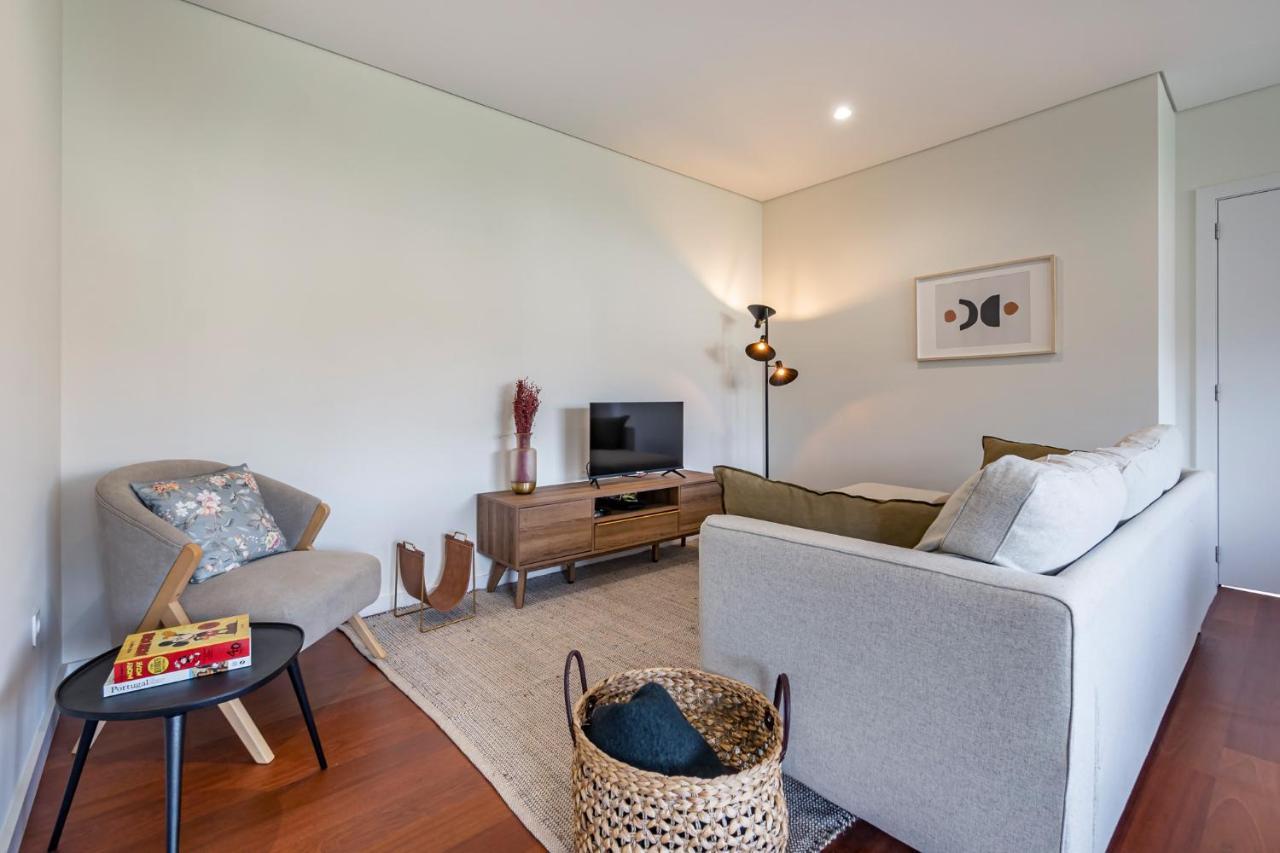 Nomads Lux - 2Bdr & Parking Flores Square Porto Exterior foto